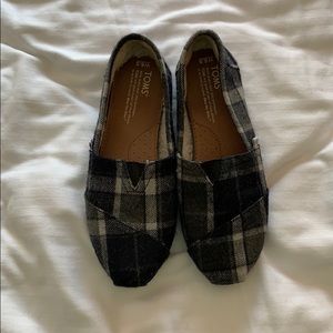 Fleece lined TOMS